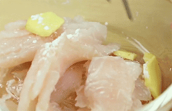 【茄汁龙利鱼】腌制