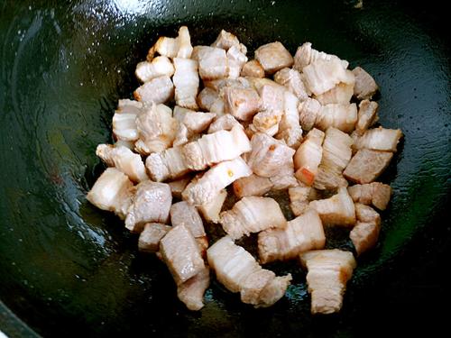 【红烧肉鹌鹑蛋】