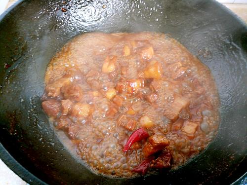 【红烧肉鹌鹑蛋】