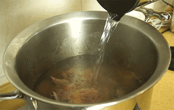 【清炖鸡汤】倒开水