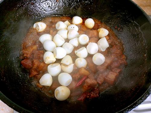 【红烧肉鹌鹑蛋】