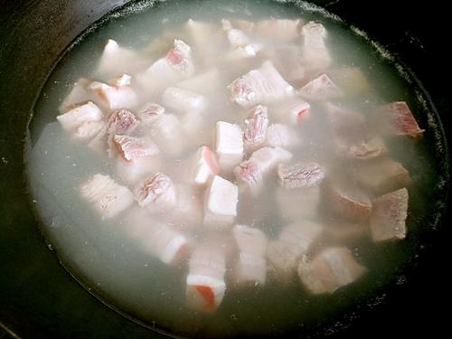 【红烧肉鹌鹑蛋】