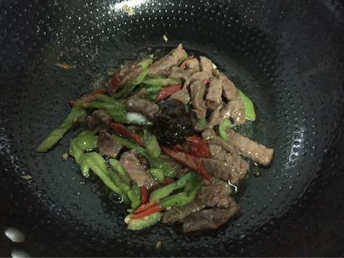 【双椒炒牛肉】