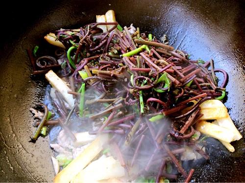 【干煸猴腿土豆条】