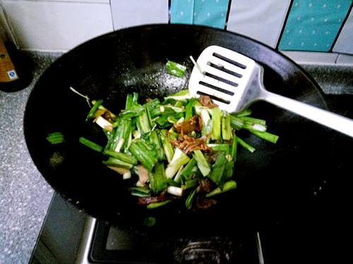 【豆皮炒青蒜】