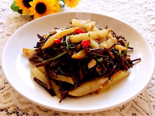 【干煸猴腿土豆条】
