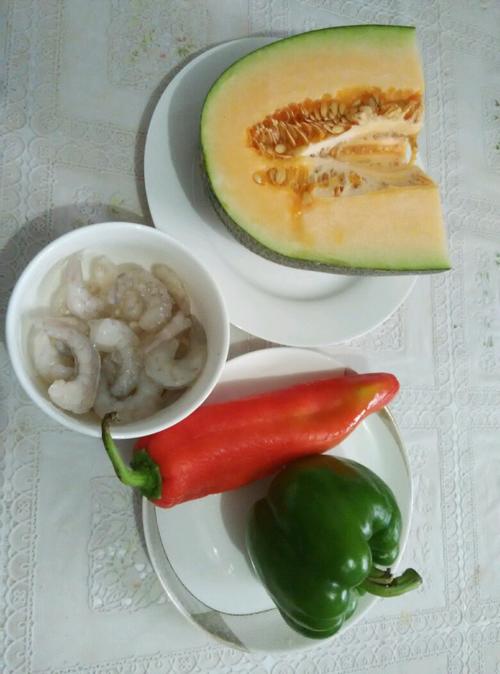 【彩椒哈密瓜炒虾仁】