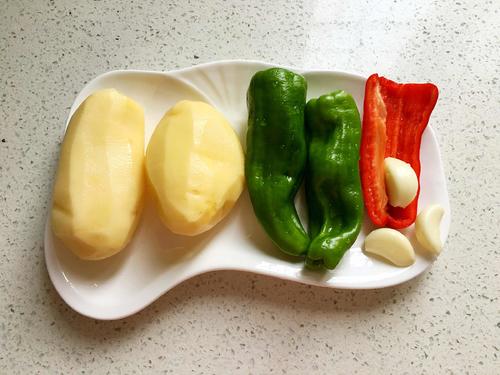 【青椒土豆丝】