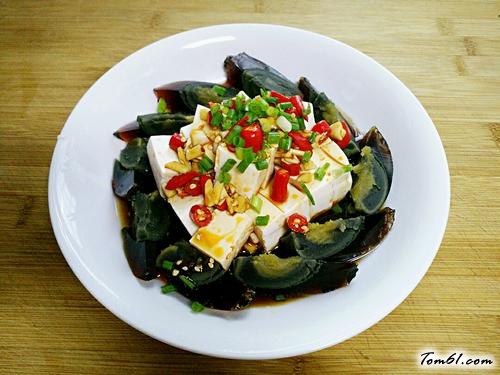 【皮蛋拌豆腐】
