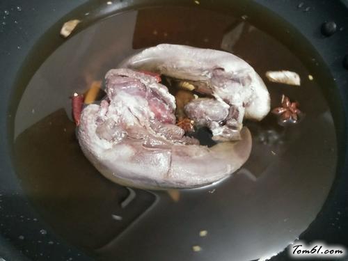 【卤猪舌】