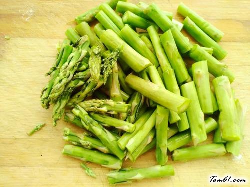 【芦笋拌虾仁】