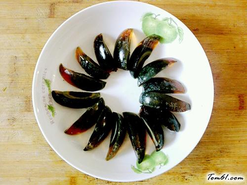 【黄瓜拌皮蛋】