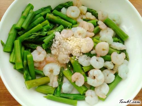 【芦笋拌虾仁】