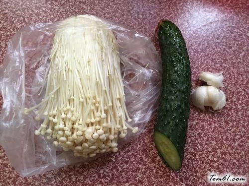 【金针菇拌黄瓜】