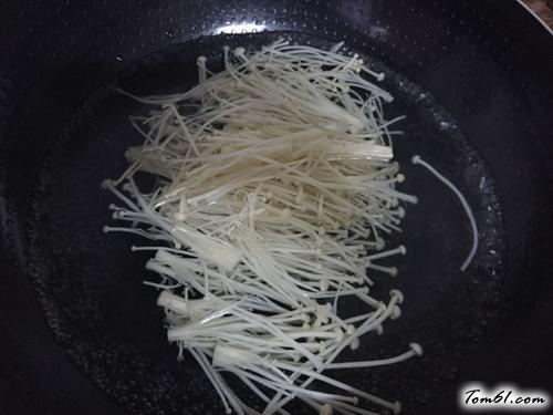 【金针菇拌黄瓜】