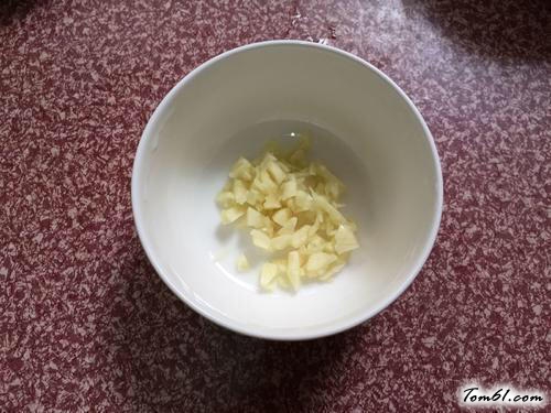 【金针菇拌黄瓜】