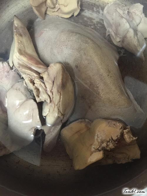 【卤猪肝】