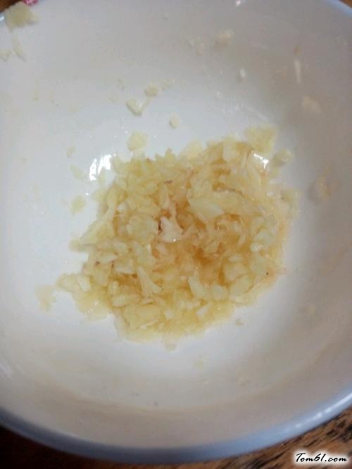 【红油蒜泥海带丝】