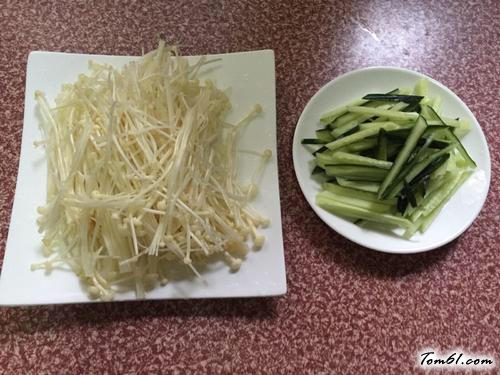 【金针菇拌黄瓜】