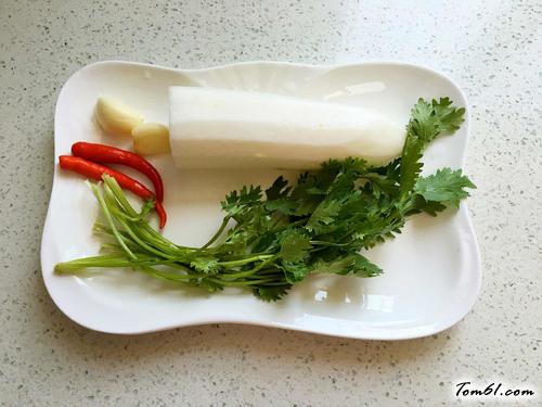 【香菜拌萝卜丝】