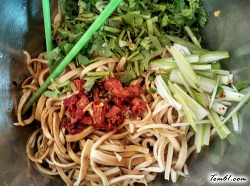 【凉拌豆腐皮】
