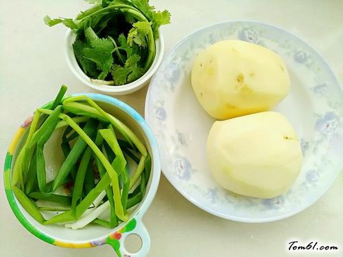 【凉拌土豆片】