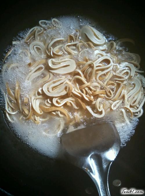 【凉拌豆腐皮】