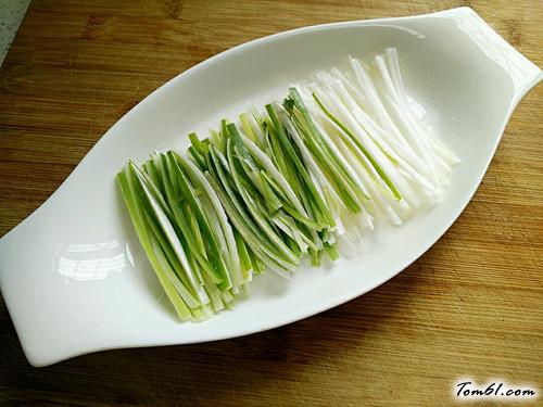【红油凉拌皮蛋】