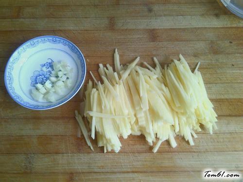 【凉拌土豆丝】