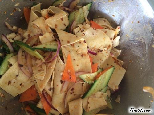 【麻辣豆皮】