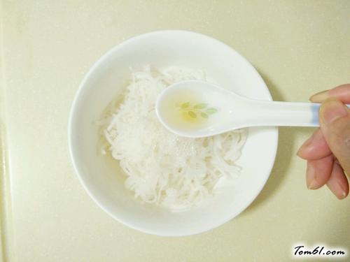 【凉拌白萝卜丝】