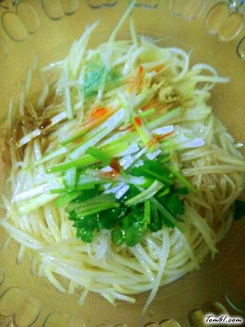 【凉拌土豆丝】