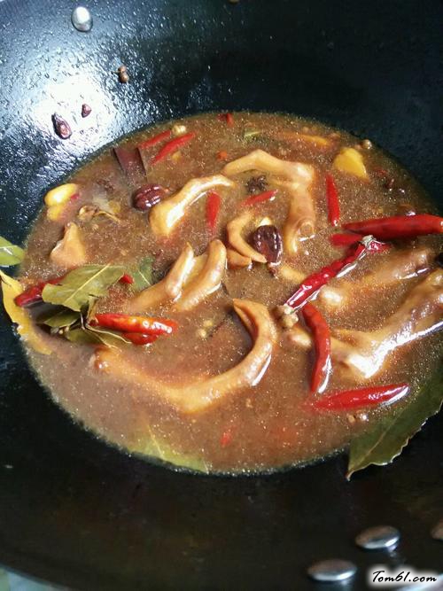 【卤鸭掌】
