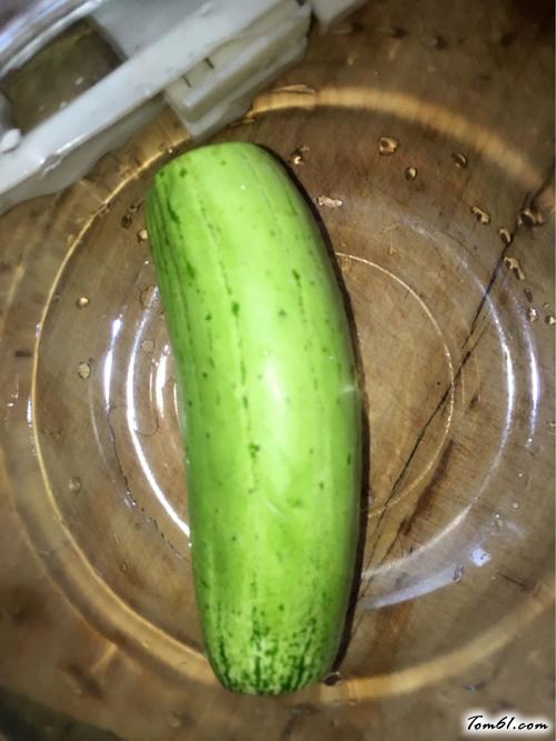 【芝香木耳凉拌黄瓜】