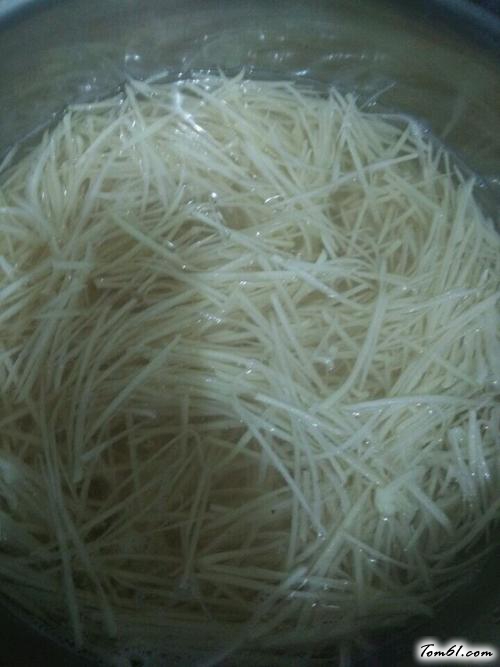 【凉拌土豆丝】