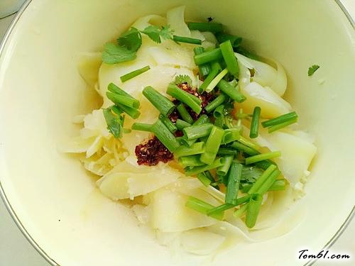 【凉拌土豆片】