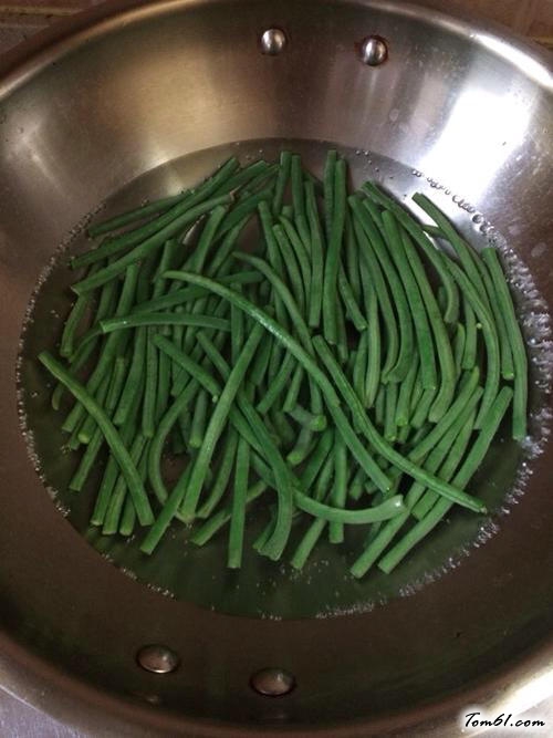 【豆豉麻酱豇豆角】