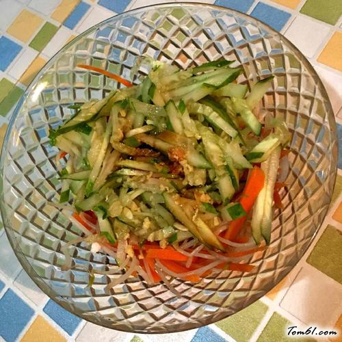 【凉拌绿豆芽黄瓜】