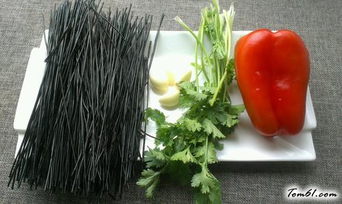 【凉拌蕨根粉】