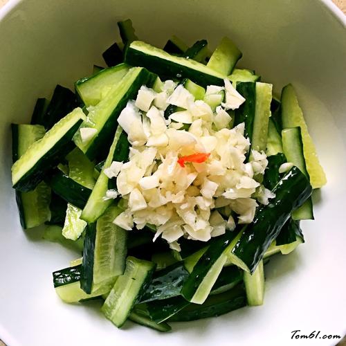 【酸辣黄瓜】