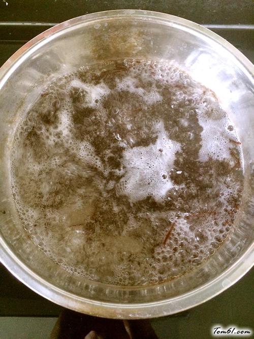 【凉拌酸辣蕨根粉】