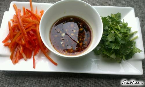 【凉拌蕨根粉】
