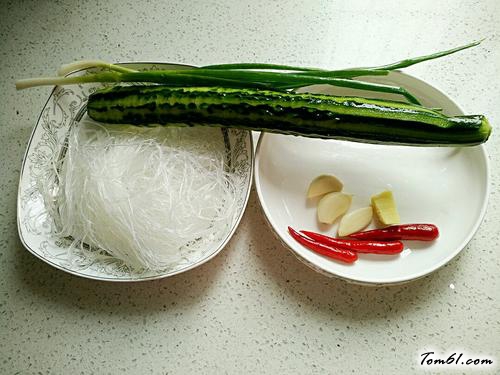 【黄瓜拌粉丝】