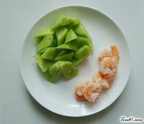 【虾仁黄瓜沙拉】