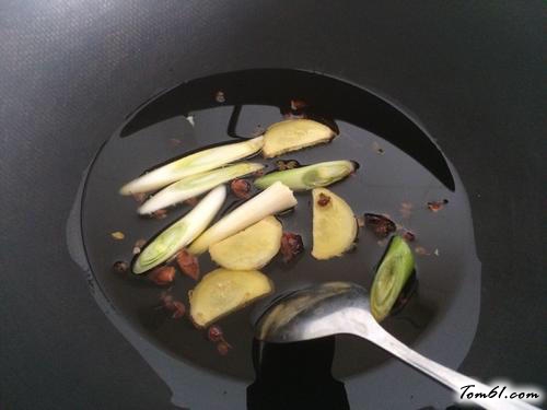 【麻辣豆皮】