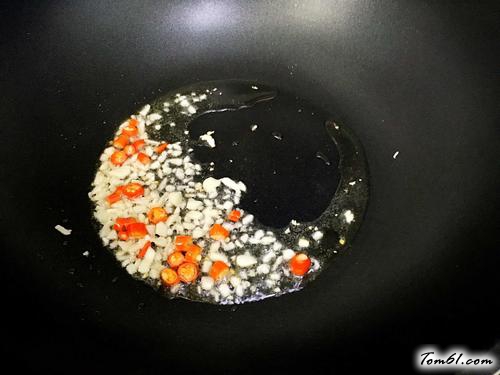 【香菜拌萝卜丝】