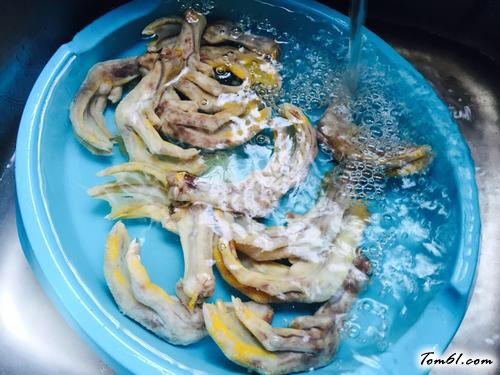 【辣卤鸭爪】