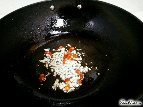 【凉拌木耳火腿黄瓜丝】