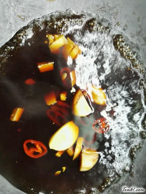 【酱黄瓜】