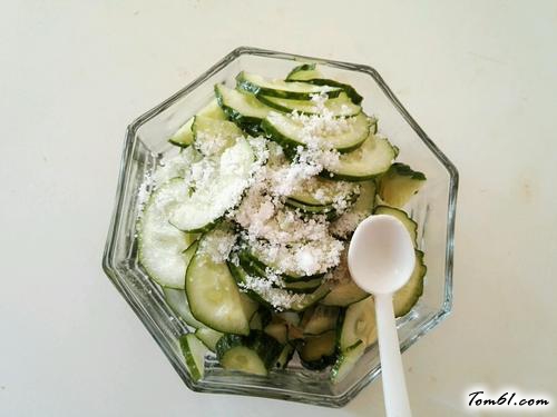 【酱黄瓜】